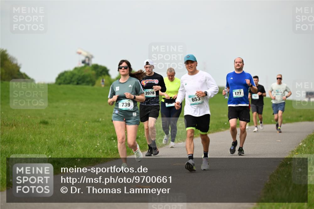 10.05.2026 - 8. Wedeler Halbmarathon Dr. Thomas Lammeyer http://msf.ph/oto/9700661 10.05.2026 11:40:14 Laufen 739, 2078, 653, 177 meine-sportfotos.de