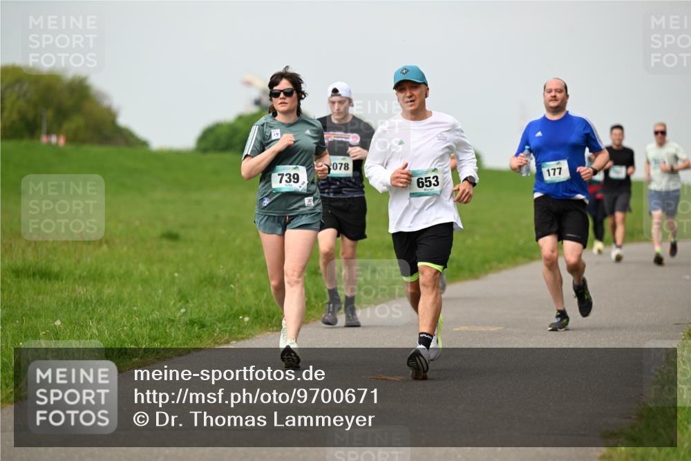 10.05.2026 - 8. Wedeler Halbmarathon Dr. Thomas Lammeyer http://msf.ph/oto/9700671 10.05.2026 11:40:15 Laufen 739, 078, 653, 177 meine-sportfotos.de