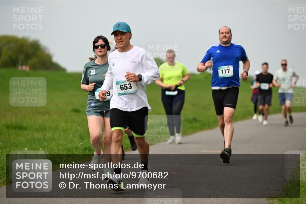 10.05.2026 - 8. Wedeler Halbmarathon Dr. Thomas Lammeyer http://msf.ph/oto/9700682 10.05.2026 11:40:16 Laufen 653, 177 meine-sportfotos.de