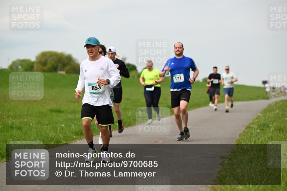10.05.2026 - 8. Wedeler Halbmarathon Dr. Thomas Lammeyer http://msf.ph/oto/9700685 10.05.2026 11:40:16 Laufen 653, 177 meine-sportfotos.de