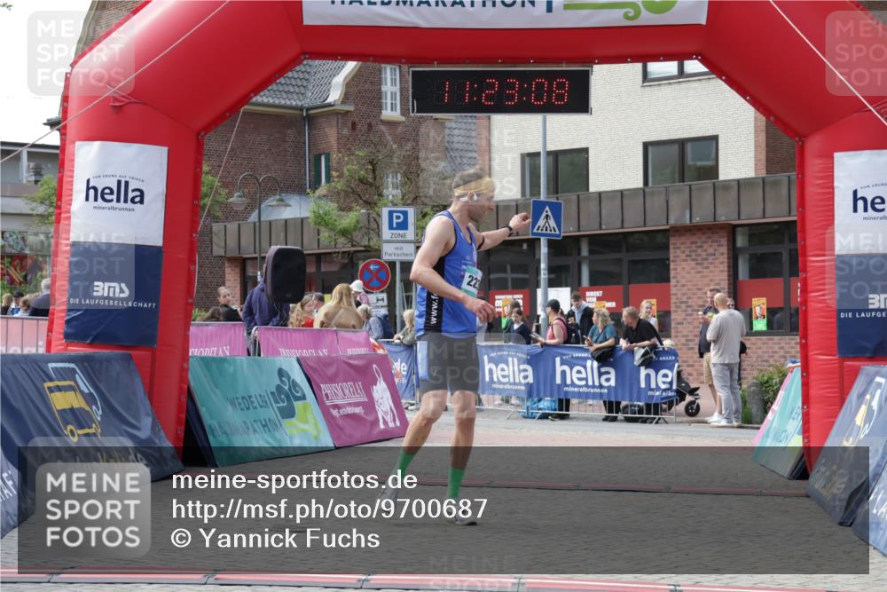 10.05.2026 - 8. Wedeler Halbmarathon Yannick Fuchs http://msf.ph/oto/9700687 10.05.2026 11:23:06 Ziel 2235 meine-sportfotos.de