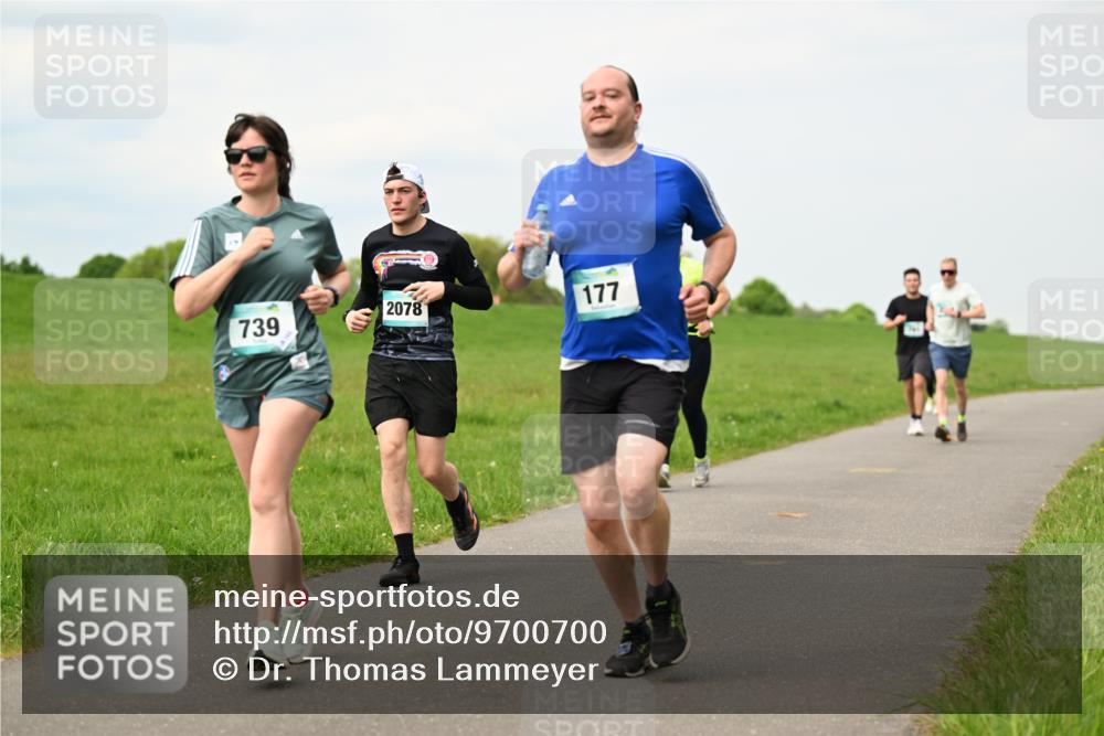 10.05.2026 - 8. Wedeler Halbmarathon Dr. Thomas Lammeyer http://msf.ph/oto/9700700 10.05.2026 11:40:18 Laufen 2078, 177, 739 meine-sportfotos.de