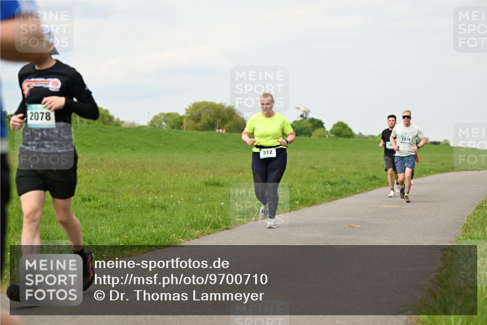 10.05.2026 - 8. Wedeler Halbmarathon Dr. Thomas Lammeyer http://msf.ph/oto/9700710 10.05.2026 11:40:20 Laufen 2078, 312, 2218 meine-sportfotos.de