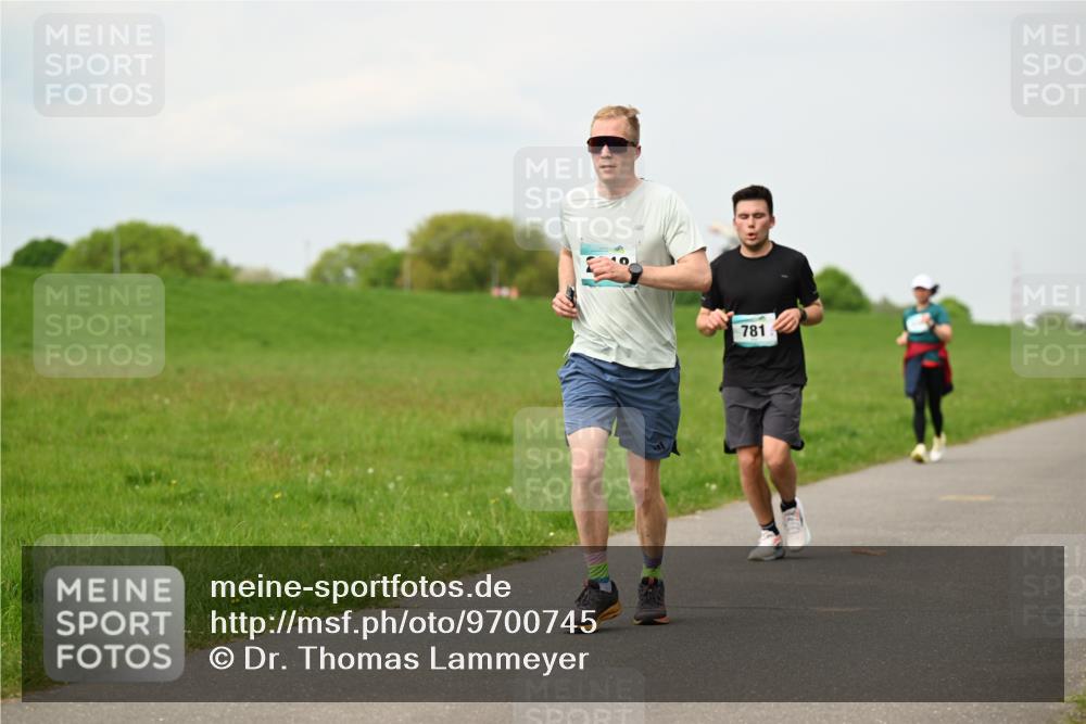 10.05.2026 - 8. Wedeler Halbmarathon Dr. Thomas Lammeyer http://msf.ph/oto/9700745 10.05.2026 11:40:23 Laufen 781 meine-sportfotos.de