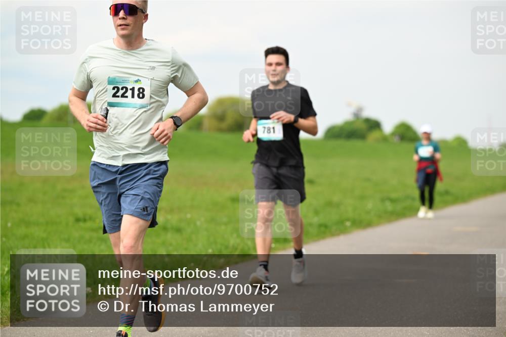 10.05.2026 - 8. Wedeler Halbmarathon Dr. Thomas Lammeyer http://msf.ph/oto/9700752 10.05.2026 11:40:25 Laufen 1136, 2218, 781 meine-sportfotos.de