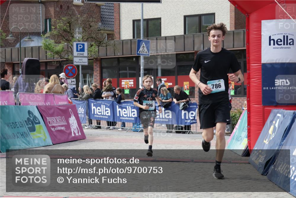 10.05.2026 - 8. Wedeler Halbmarathon Yannick Fuchs http://msf.ph/oto/9700753 10.05.2026 11:23:24 Ziel 786, 896 meine-sportfotos.de
