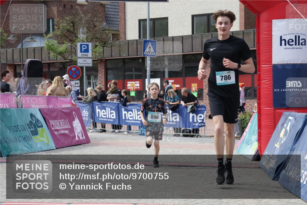 10.05.2026 - 8. Wedeler Halbmarathon Yannick Fuchs http://msf.ph/oto/9700755 10.05.2026 11:23:24 Ziel 786, 896 meine-sportfotos.de