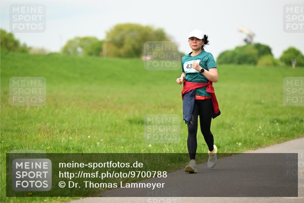 10.05.2026 - 8. Wedeler Halbmarathon Dr. Thomas Lammeyer http://msf.ph/oto/9700788 10.05.2026 11:40:29 Laufen  meine-sportfotos.de