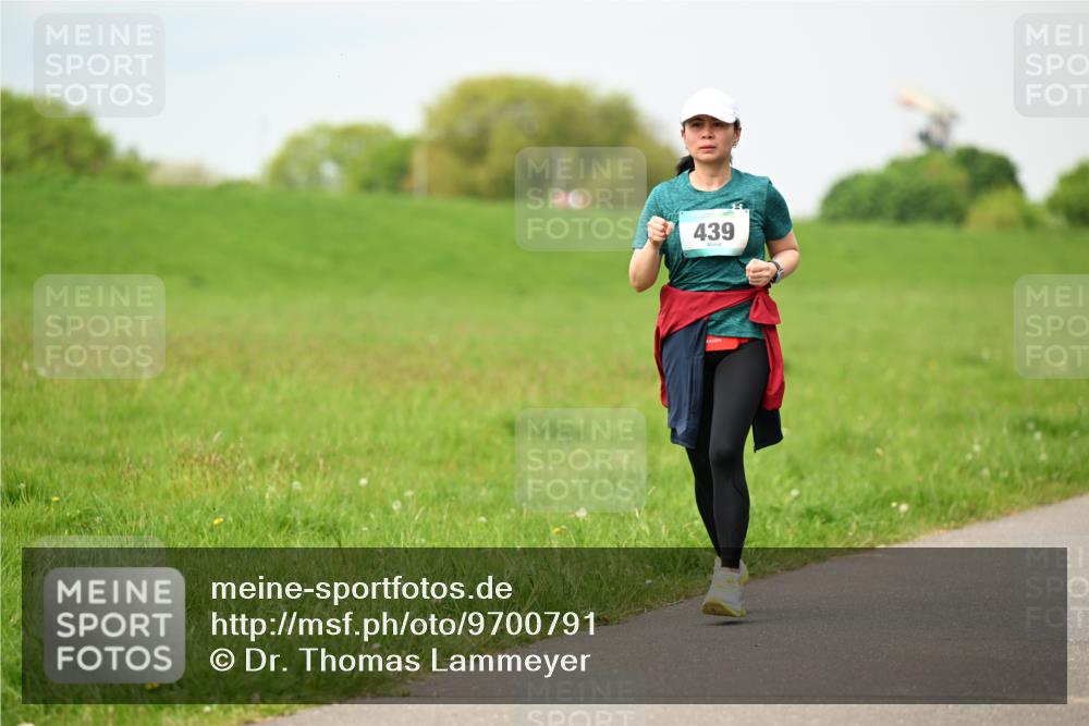 10.05.2026 - 8. Wedeler Halbmarathon Dr. Thomas Lammeyer http://msf.ph/oto/9700791 10.05.2026 11:40:30 Laufen 439 meine-sportfotos.de