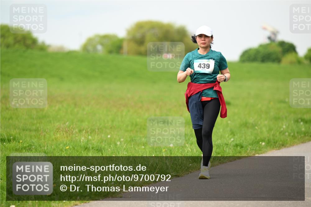 10.05.2026 - 8. Wedeler Halbmarathon Dr. Thomas Lammeyer http://msf.ph/oto/9700792 10.05.2026 11:40:30 Laufen 439 meine-sportfotos.de