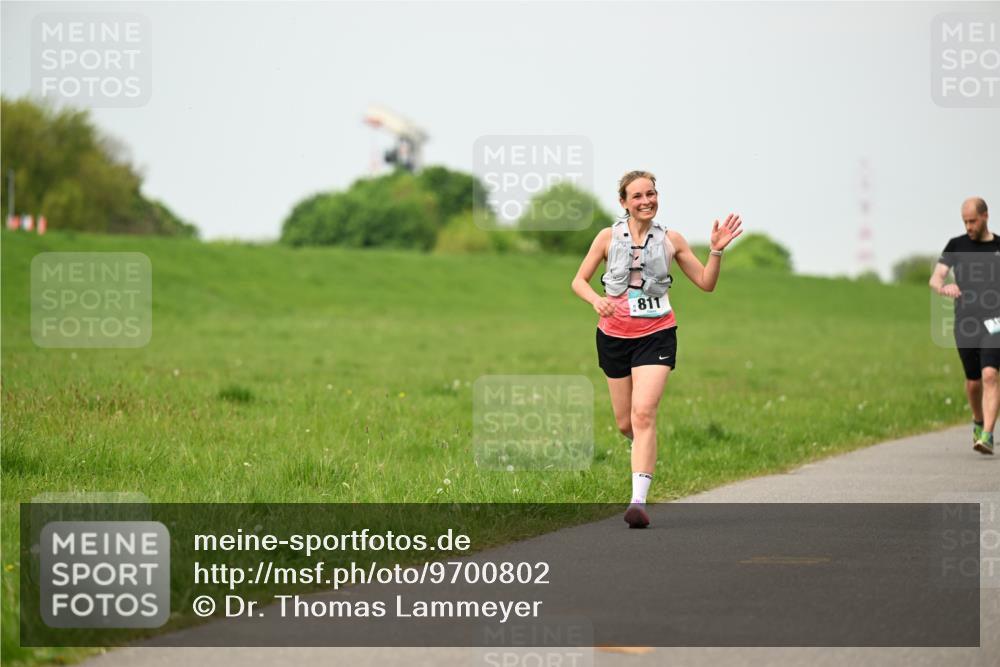 10.05.2026 - 8. Wedeler Halbmarathon Dr. Thomas Lammeyer http://msf.ph/oto/9700802 10.05.2026 11:40:45 Laufen 811 meine-sportfotos.de