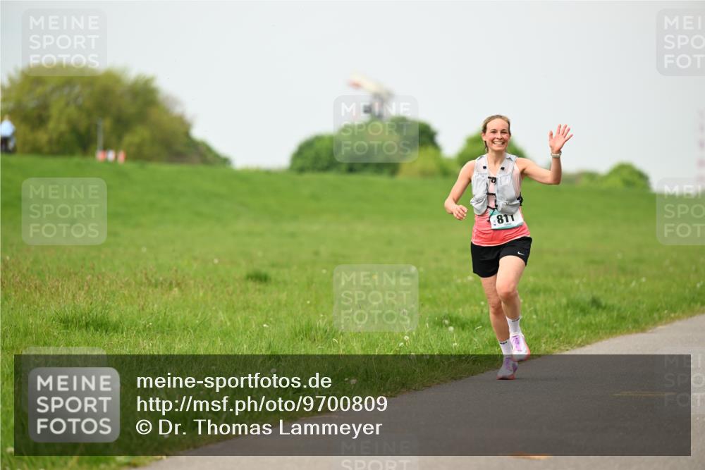 10.05.2026 - 8. Wedeler Halbmarathon Dr. Thomas Lammeyer http://msf.ph/oto/9700809 10.05.2026 11:40:46 Laufen 811 meine-sportfotos.de
