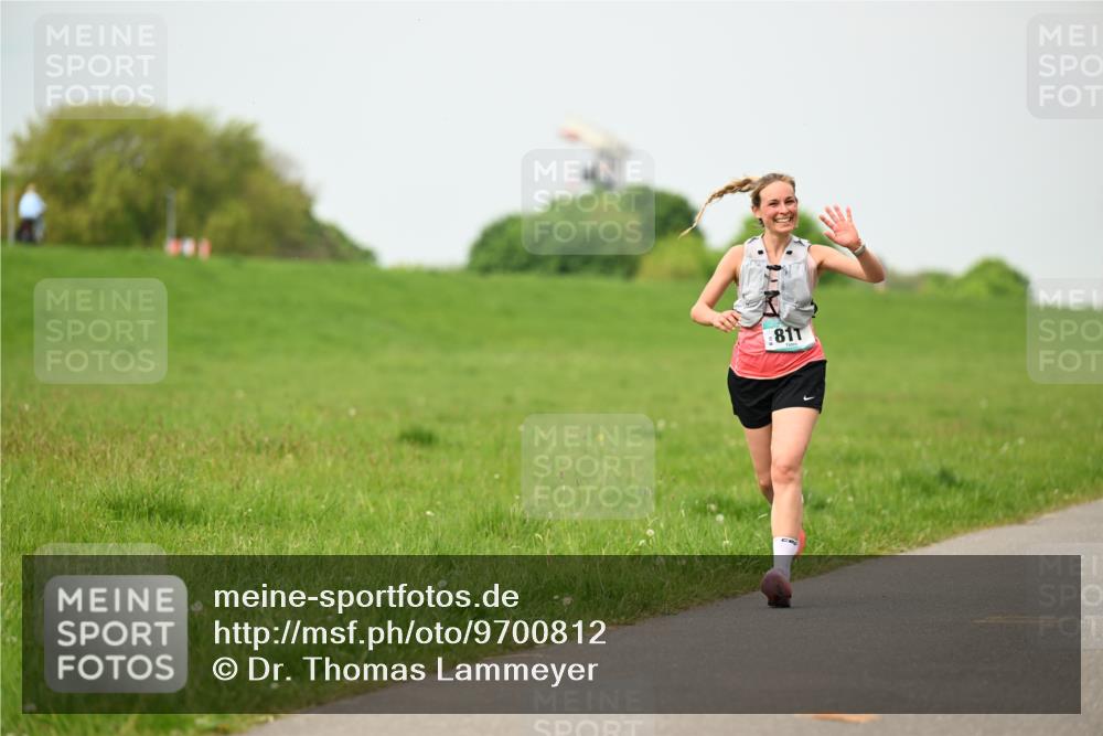 10.05.2026 - 8. Wedeler Halbmarathon Dr. Thomas Lammeyer http://msf.ph/oto/9700812 10.05.2026 11:40:46 Laufen 811 meine-sportfotos.de