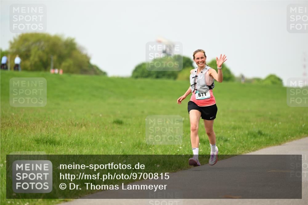 10.05.2026 - 8. Wedeler Halbmarathon Dr. Thomas Lammeyer http://msf.ph/oto/9700815 10.05.2026 11:40:46 Laufen 811 meine-sportfotos.de