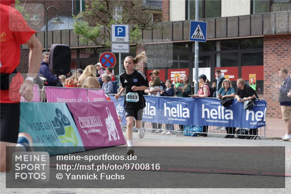 10.05.2026 - 8. Wedeler Halbmarathon Yannick Fuchs http://msf.ph/oto/9700816 10.05.2026 11:23:37 Ziel 2023, 2166 meine-sportfotos.de