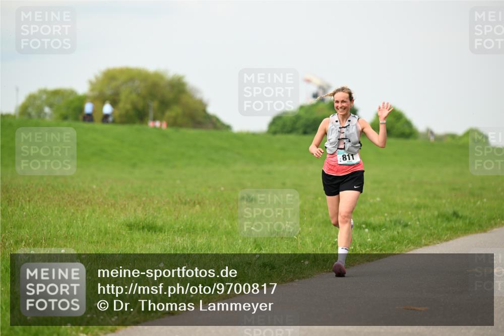 10.05.2026 - 8. Wedeler Halbmarathon Dr. Thomas Lammeyer http://msf.ph/oto/9700817 10.05.2026 11:40:46 Laufen 811 meine-sportfotos.de