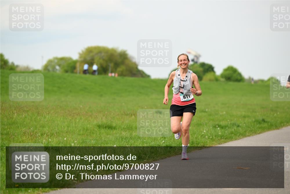 10.05.2026 - 8. Wedeler Halbmarathon Dr. Thomas Lammeyer http://msf.ph/oto/9700827 10.05.2026 11:40:47 Laufen 811 meine-sportfotos.de