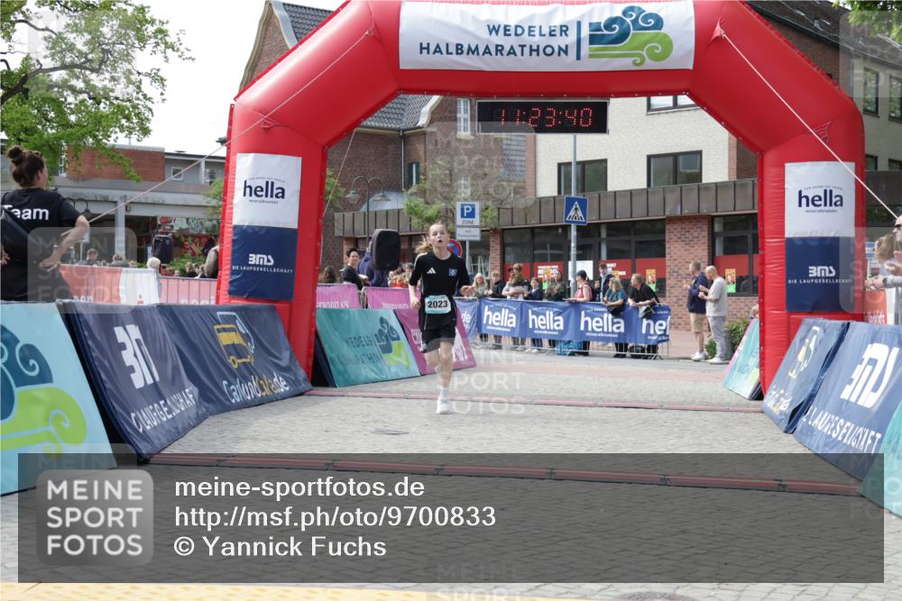 10.05.2026 - 8. Wedeler Halbmarathon Yannick Fuchs http://msf.ph/oto/9700833 10.05.2026 11:23:39 Ziel 2023, 2166 meine-sportfotos.de
