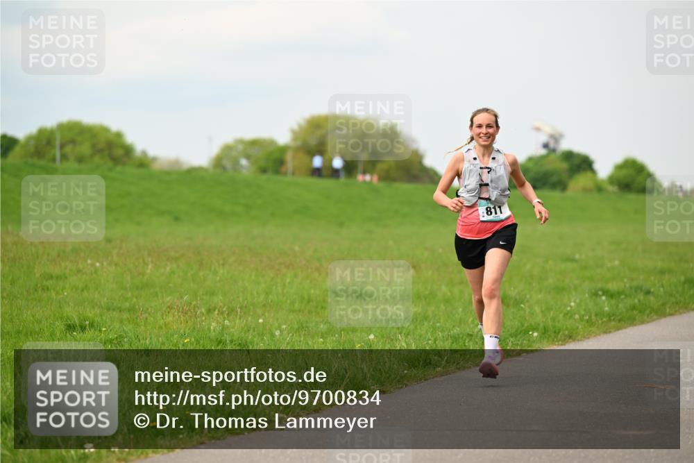 10.05.2026 - 8. Wedeler Halbmarathon Dr. Thomas Lammeyer http://msf.ph/oto/9700834 10.05.2026 11:40:48 Laufen 811 meine-sportfotos.de