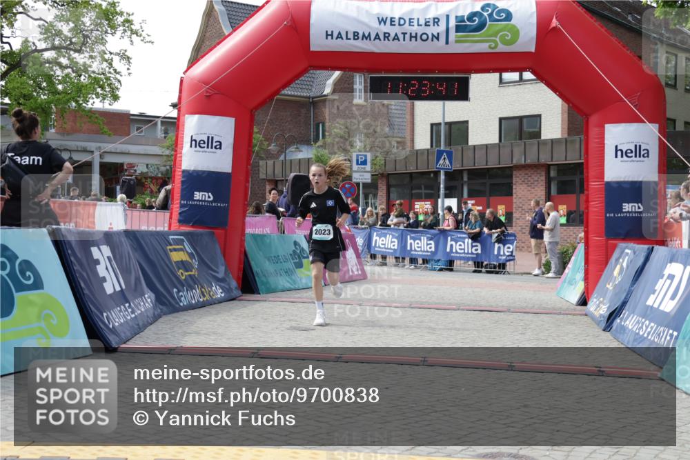 10.05.2026 - 8. Wedeler Halbmarathon Yannick Fuchs http://msf.ph/oto/9700838 10.05.2026 11:23:39 Ziel 2023, 2166 meine-sportfotos.de