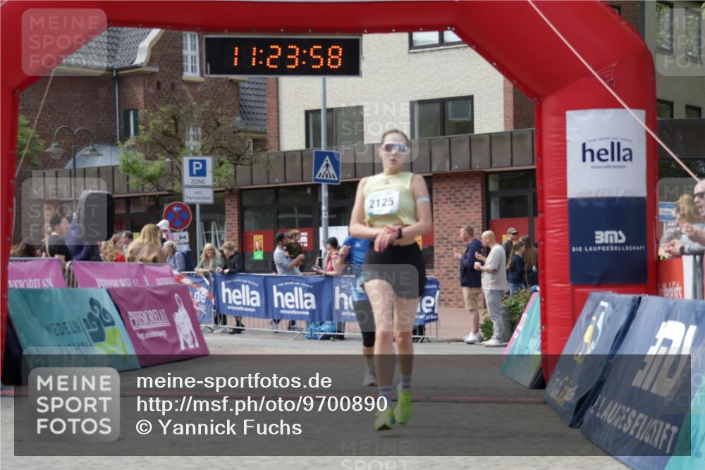 10.05.2026 - 8. Wedeler Halbmarathon Yannick Fuchs http://msf.ph/oto/9700890 10.05.2026 11:23:57 Ziel 2125, 2165 meine-sportfotos.de