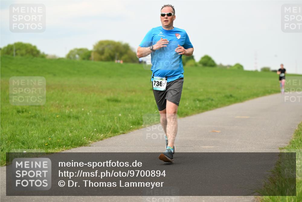 10.05.2026 - 8. Wedeler Halbmarathon Dr. Thomas Lammeyer http://msf.ph/oto/9700894 10.05.2026 11:40:55 Laufen 736 meine-sportfotos.de