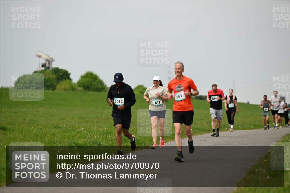 10.05.2026 - 8. Wedeler Halbmarathon Dr. Thomas Lammeyer http://msf.ph/oto/9700970 10.05.2026 11:41:24 Laufen 1013, 151, 843, 2084, 423 meine-sportfotos.de