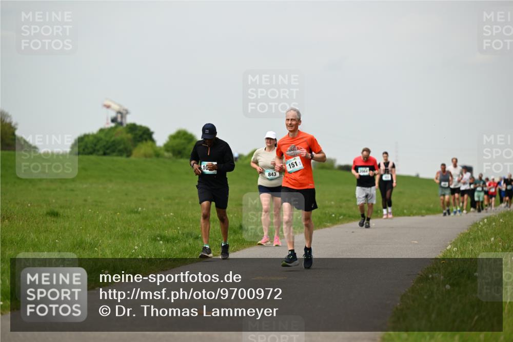 10.05.2026 - 8. Wedeler Halbmarathon Dr. Thomas Lammeyer http://msf.ph/oto/9700972 10.05.2026 11:41:25 Laufen 843, 151, 2084 meine-sportfotos.de