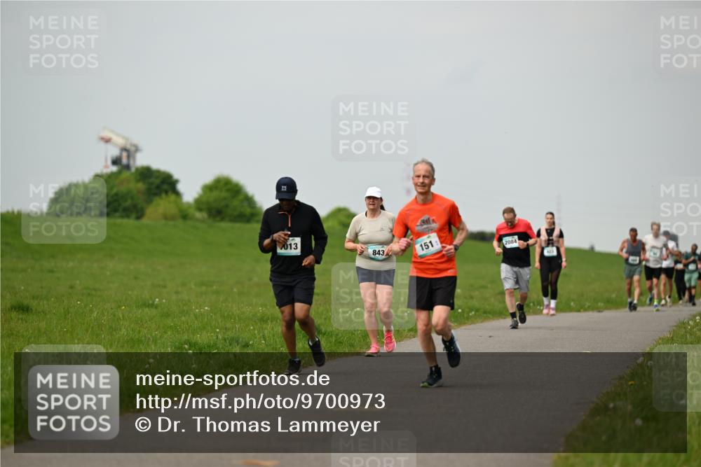 10.05.2026 - 8. Wedeler Halbmarathon Dr. Thomas Lammeyer http://msf.ph/oto/9700973 10.05.2026 11:41:24 Laufen 013, 843, 151, 2084 meine-sportfotos.de