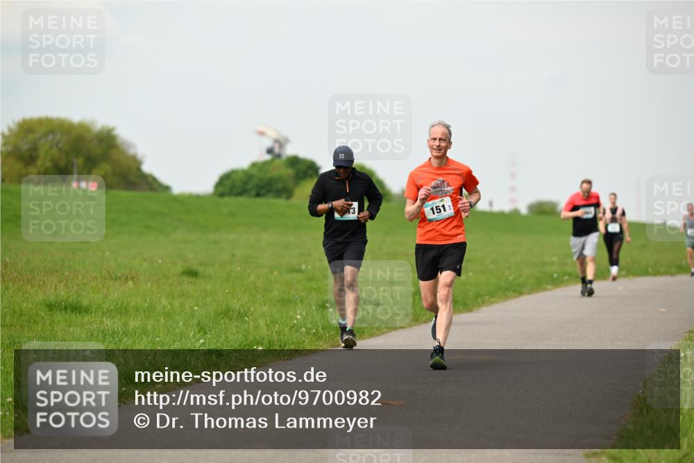 10.05.2026 - 8. Wedeler Halbmarathon Dr. Thomas Lammeyer http://msf.ph/oto/9700982 10.05.2026 11:41:26 Laufen 151 meine-sportfotos.de