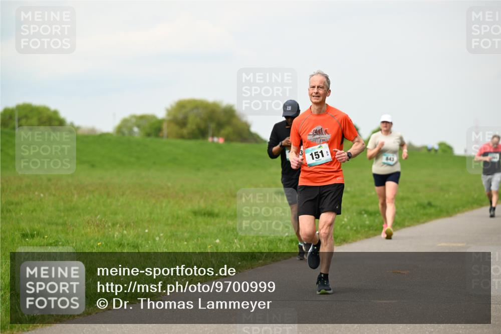 10.05.2026 - 8. Wedeler Halbmarathon Dr. Thomas Lammeyer http://msf.ph/oto/9700999 10.05.2026 11:41:28 Laufen 151 meine-sportfotos.de