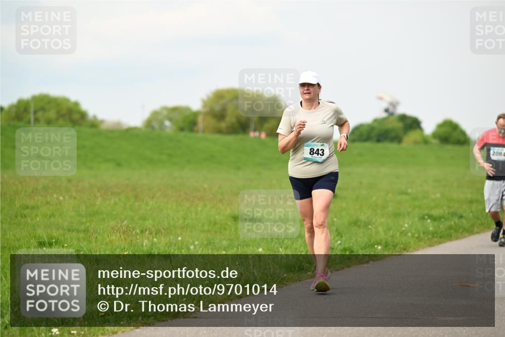 10.05.2026 - 8. Wedeler Halbmarathon Dr. Thomas Lammeyer http://msf.ph/oto/9701014 10.05.2026 11:41:32 Laufen 843, 2084 meine-sportfotos.de