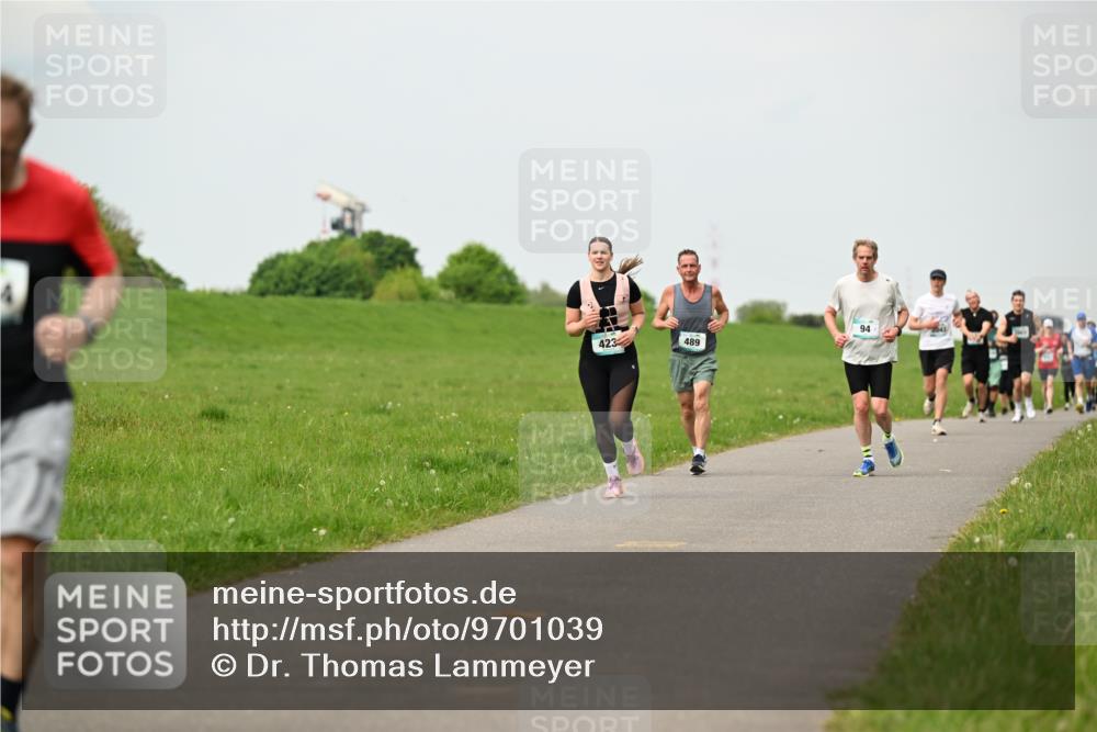 10.05.2026 - 8. Wedeler Halbmarathon Dr. Thomas Lammeyer http://msf.ph/oto/9701039 10.05.2026 11:41:37 Laufen 423, 489 meine-sportfotos.de