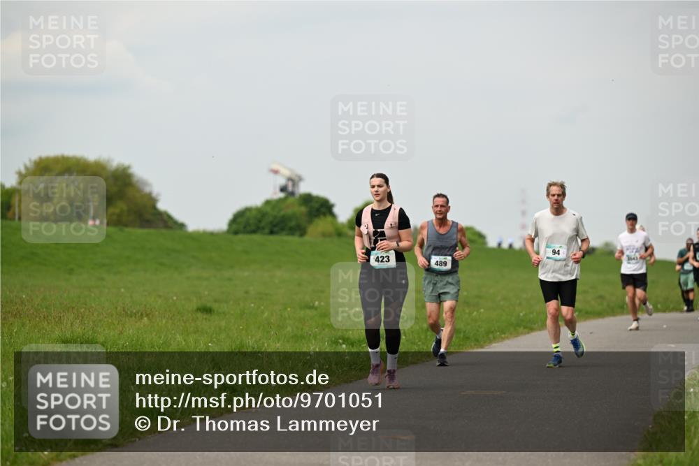 10.05.2026 - 8. Wedeler Halbmarathon Dr. Thomas Lammeyer http://msf.ph/oto/9701051 10.05.2026 11:41:39 Laufen 423, 489 meine-sportfotos.de