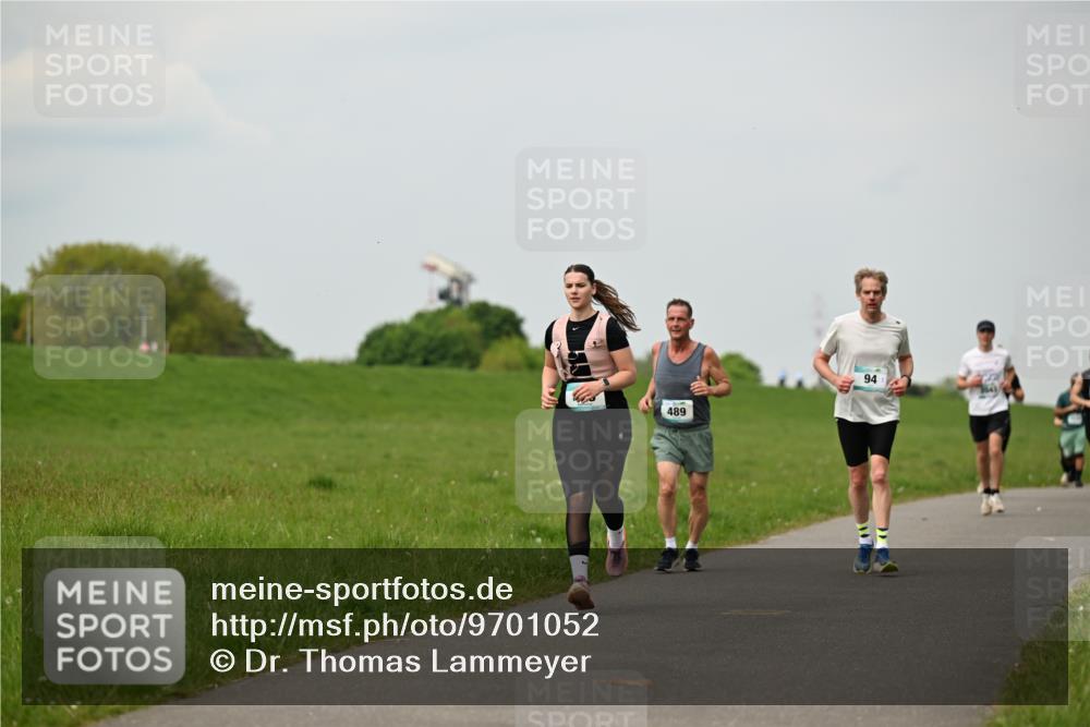 10.05.2026 - 8. Wedeler Halbmarathon Dr. Thomas Lammeyer http://msf.ph/oto/9701052 10.05.2026 11:41:39 Laufen 489 meine-sportfotos.de