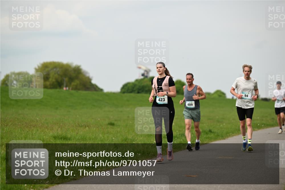 10.05.2026 - 8. Wedeler Halbmarathon Dr. Thomas Lammeyer http://msf.ph/oto/9701057 10.05.2026 11:41:40 Laufen 423, 489 meine-sportfotos.de