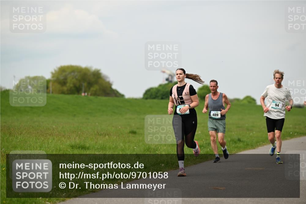 10.05.2026 - 8. Wedeler Halbmarathon Dr. Thomas Lammeyer http://msf.ph/oto/9701058 10.05.2026 11:41:40 Laufen 489 meine-sportfotos.de