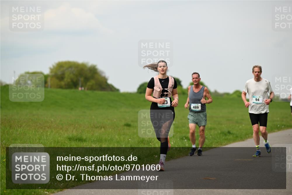 10.05.2026 - 8. Wedeler Halbmarathon Dr. Thomas Lammeyer http://msf.ph/oto/9701060 10.05.2026 11:41:40 Laufen 489 meine-sportfotos.de
