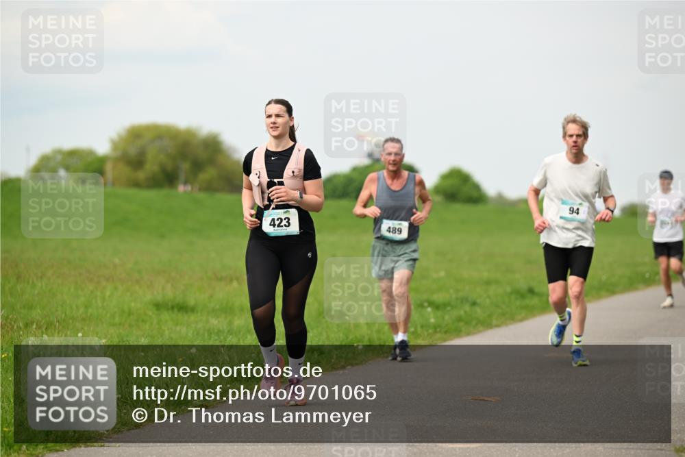 10.05.2026 - 8. Wedeler Halbmarathon Dr. Thomas Lammeyer http://msf.ph/oto/9701065 10.05.2026 11:41:41 Laufen 423, 489 meine-sportfotos.de