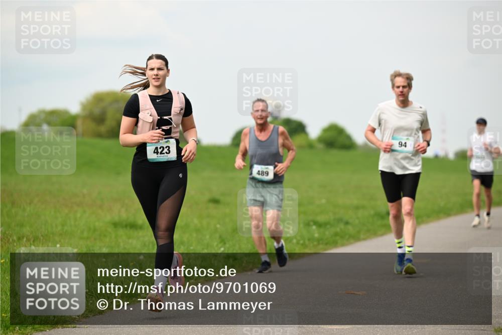 10.05.2026 - 8. Wedeler Halbmarathon Dr. Thomas Lammeyer http://msf.ph/oto/9701069 10.05.2026 11:41:42 Laufen 423, 489 meine-sportfotos.de