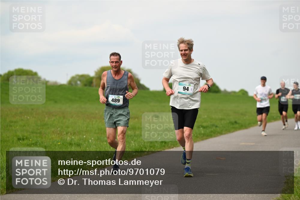10.05.2026 - 8. Wedeler Halbmarathon Dr. Thomas Lammeyer http://msf.ph/oto/9701079 10.05.2026 11:41:44 Laufen 489 meine-sportfotos.de