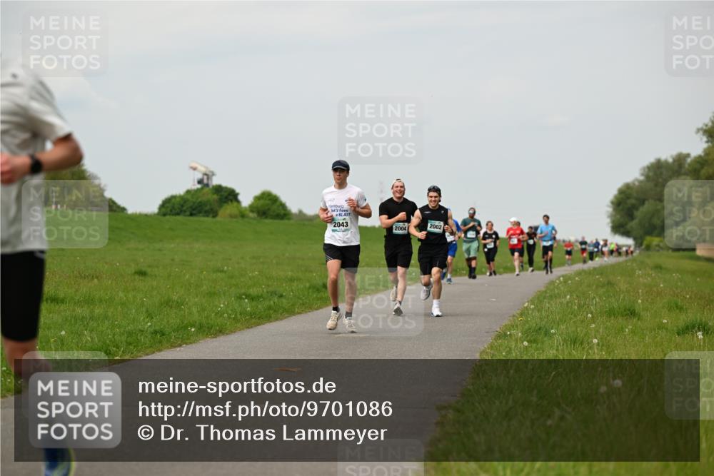 10.05.2026 - 8. Wedeler Halbmarathon Dr. Thomas Lammeyer http://msf.ph/oto/9701086 10.05.2026 11:41:46 Laufen 2043, 2002, 2004 meine-sportfotos.de