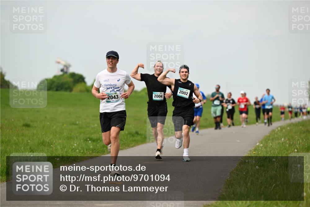10.05.2026 - 8. Wedeler Halbmarathon Dr. Thomas Lammeyer http://msf.ph/oto/9701094 10.05.2026 11:41:47 Laufen 2043, 2004, 2002 meine-sportfotos.de