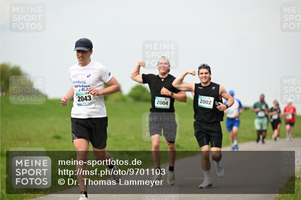 10.05.2026 - 8. Wedeler Halbmarathon Dr. Thomas Lammeyer http://msf.ph/oto/9701103 10.05.2026 11:41:48 Laufen 2043, 2004, 2002 meine-sportfotos.de
