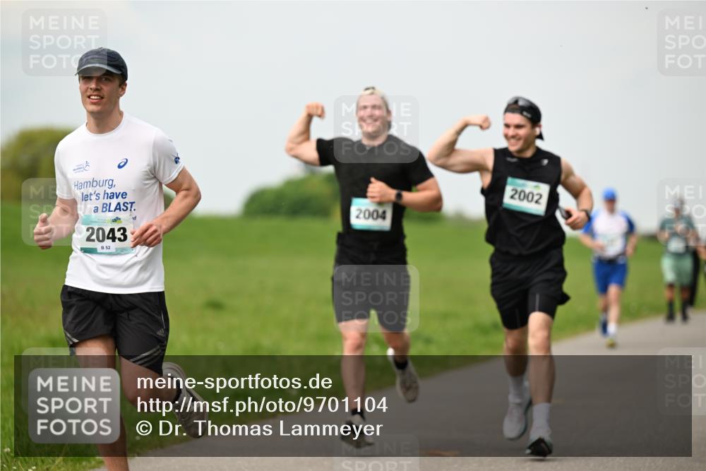 10.05.2026 - 8. Wedeler Halbmarathon Dr. Thomas Lammeyer http://msf.ph/oto/9701104 10.05.2026 11:41:49 Laufen 2043, 2004, 2002 meine-sportfotos.de