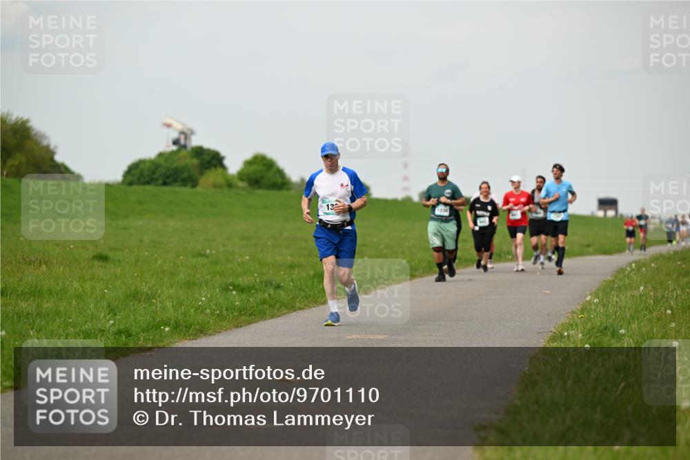 10.05.2026 - 8. Wedeler Halbmarathon Dr. Thomas Lammeyer http://msf.ph/oto/9701110 10.05.2026 11:41:52 Laufen 1030 meine-sportfotos.de