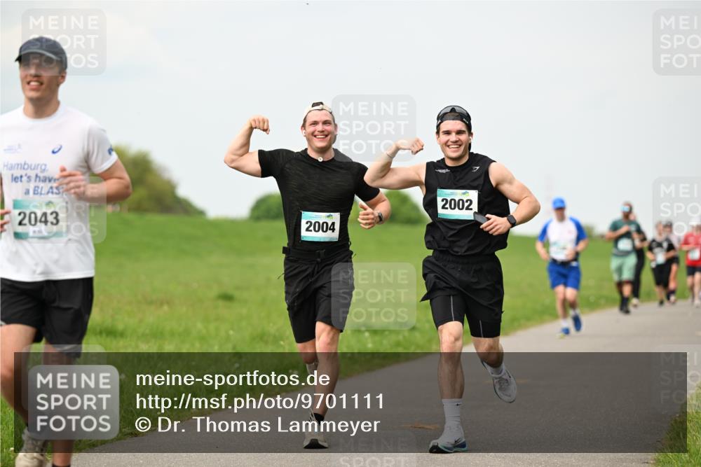 10.05.2026 - 8. Wedeler Halbmarathon Dr. Thomas Lammeyer http://msf.ph/oto/9701111 10.05.2026 11:41:49 Laufen 2043, 2004, 2002 meine-sportfotos.de