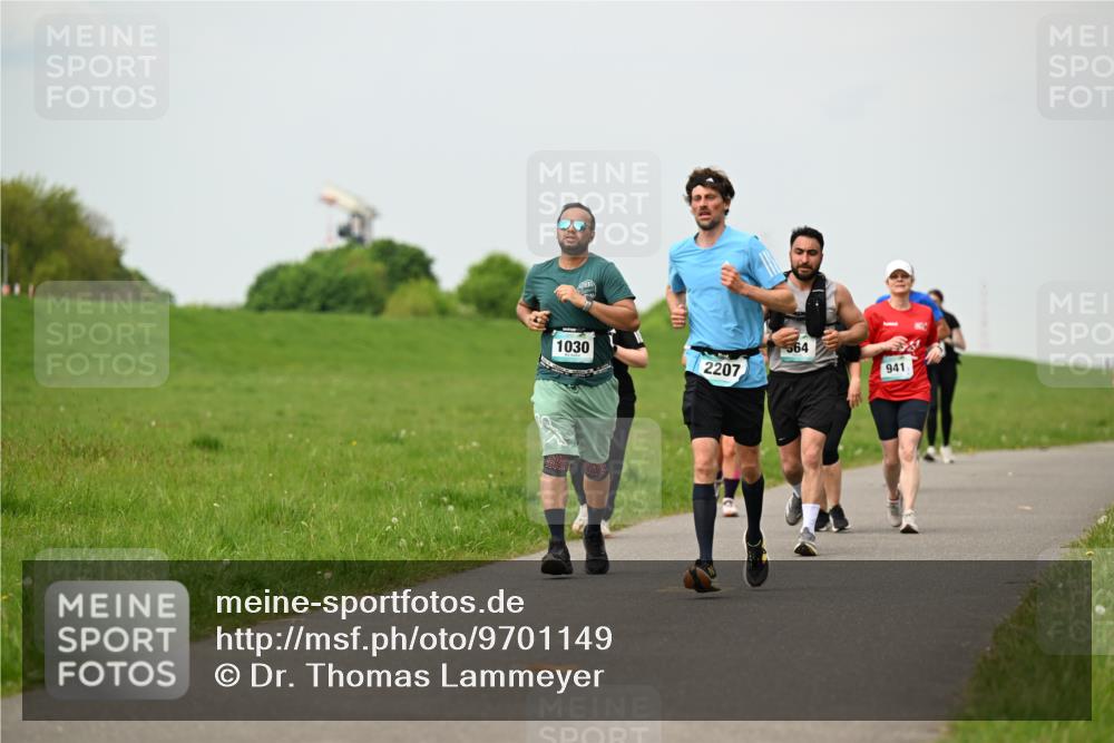 10.05.2026 - 8. Wedeler Halbmarathon Dr. Thomas Lammeyer http://msf.ph/oto/9701149 10.05.2026 11:41:59 Laufen 1030, 564, 2207, 941 meine-sportfotos.de