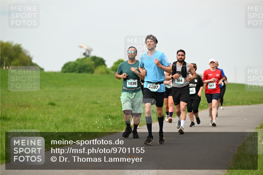 10.05.2026 - 8. Wedeler Halbmarathon Dr. Thomas Lammeyer http://msf.ph/oto/9701155 10.05.2026 11:42:00 Laufen 1030, 2207, 364, 941 meine-sportfotos.de