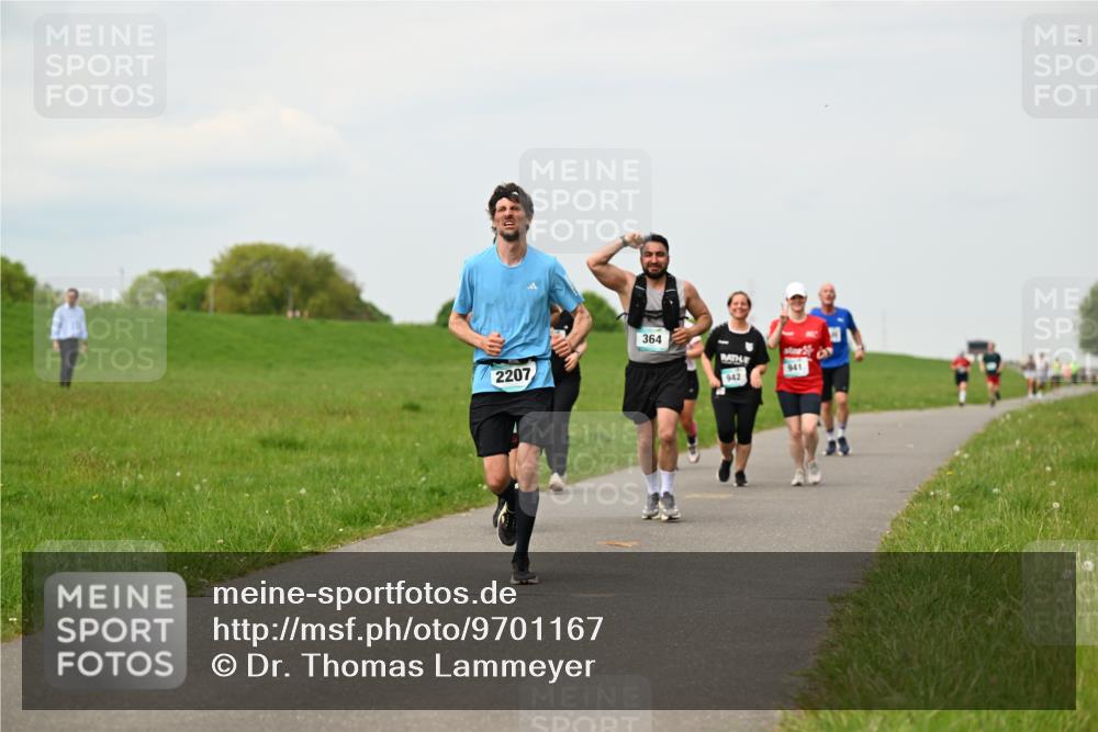10.05.2026 - 8. Wedeler Halbmarathon Dr. Thomas Lammeyer http://msf.ph/oto/9701167 10.05.2026 11:42:02 Laufen 2207, 364, 941, 942 meine-sportfotos.de